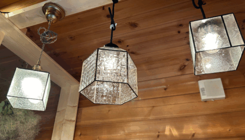 型板ガラスをステンドグラスに再生した作品