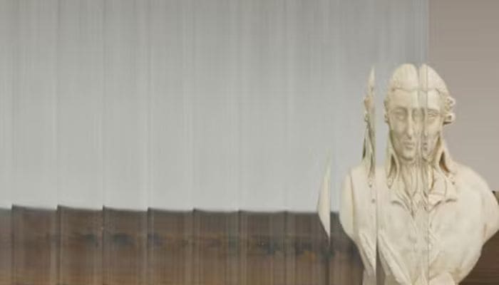 型板ガラス モール(縦縞)の凹凸