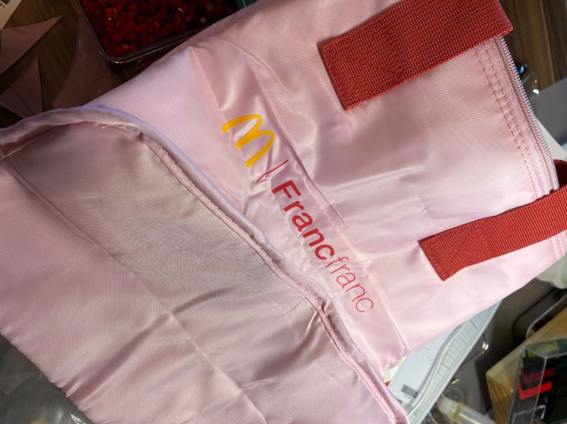 マクドナルド福袋2026のFrancfrancコラボバッグ外観